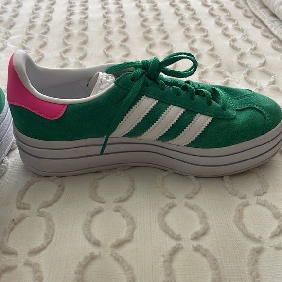 Adidas Gazelle size 5.5 - Picture 2 of 7